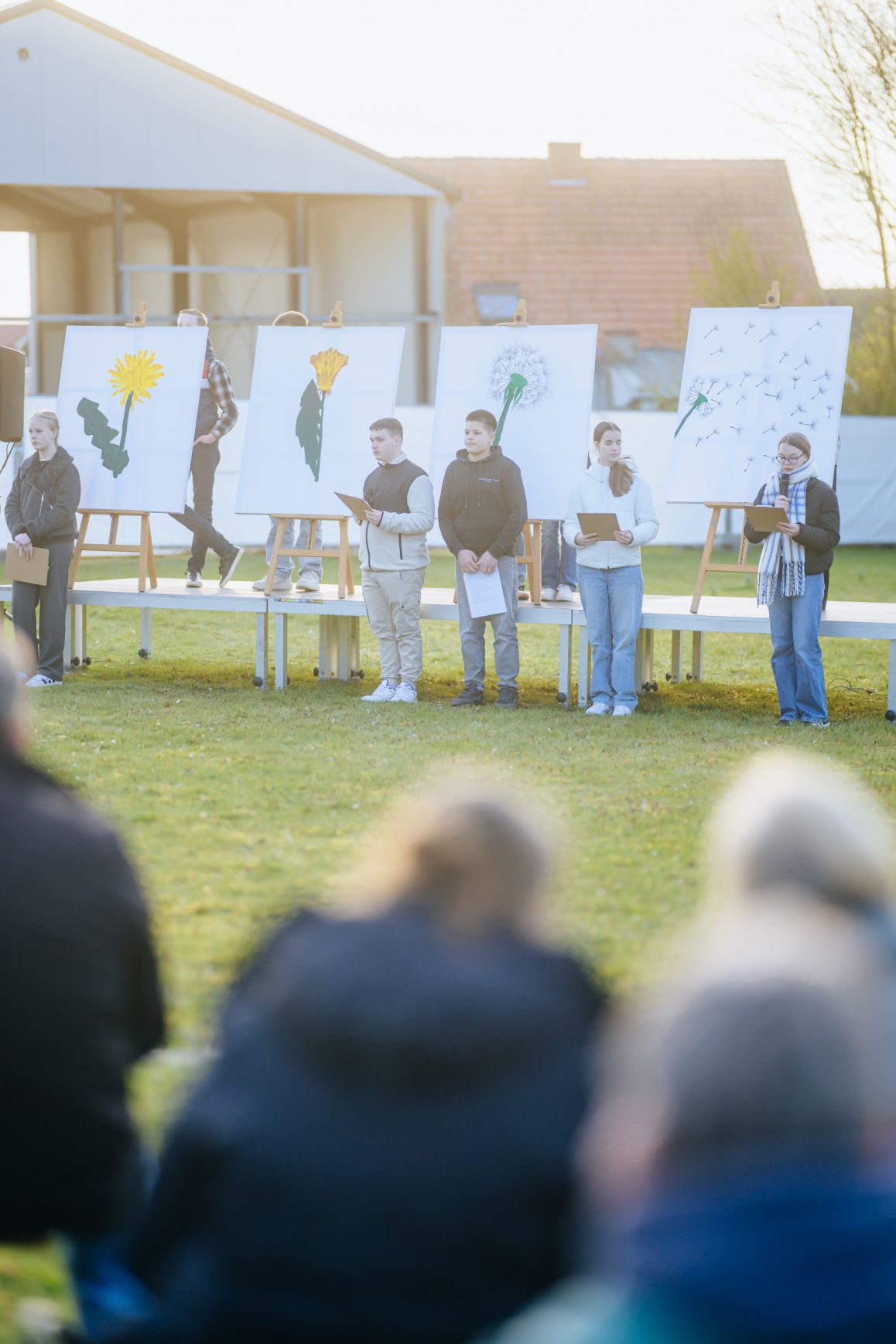 Schüler bei ihrem Beitrag Gedenkfeier
